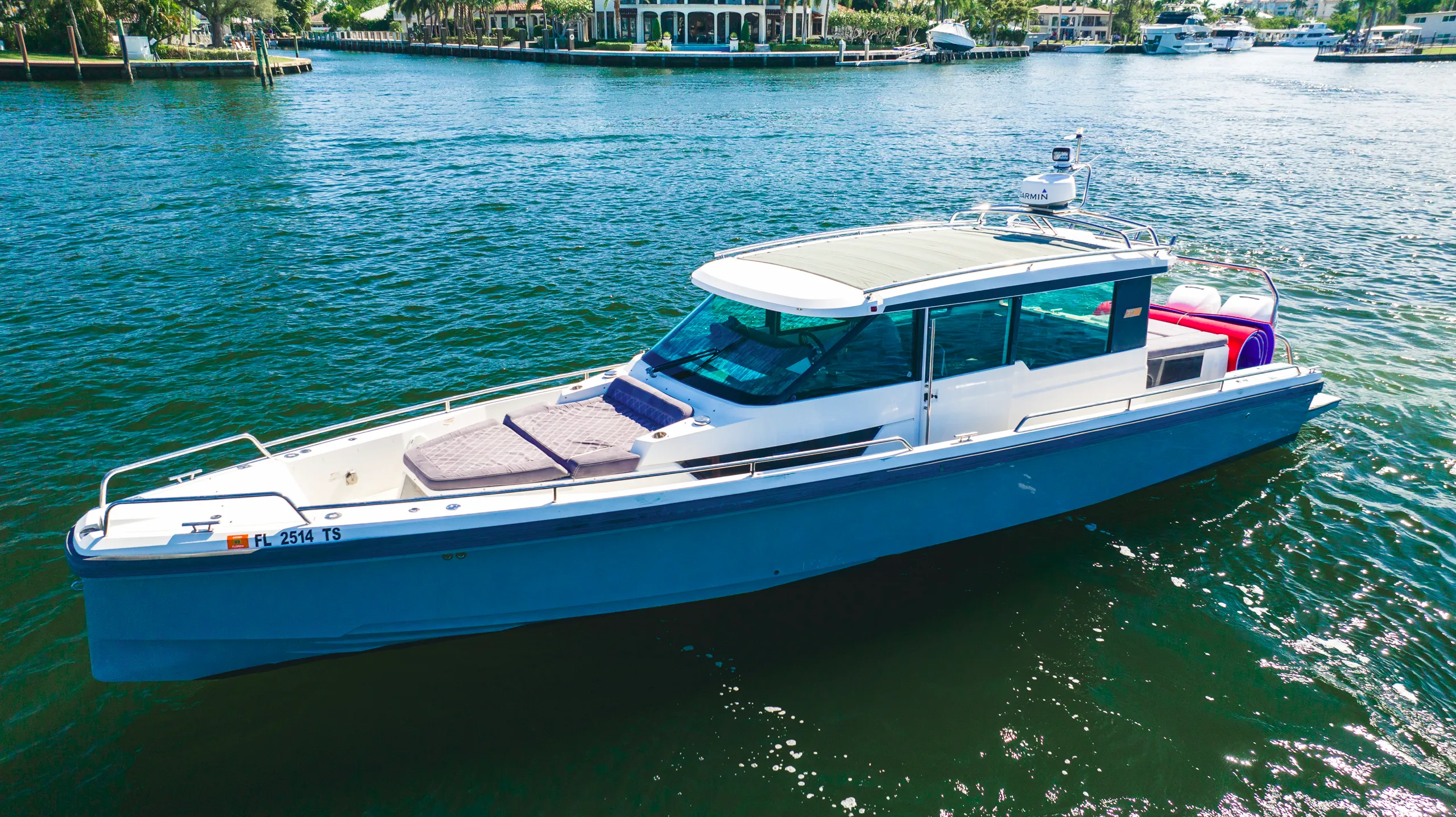 Axopar 37 XC Cross Cabin