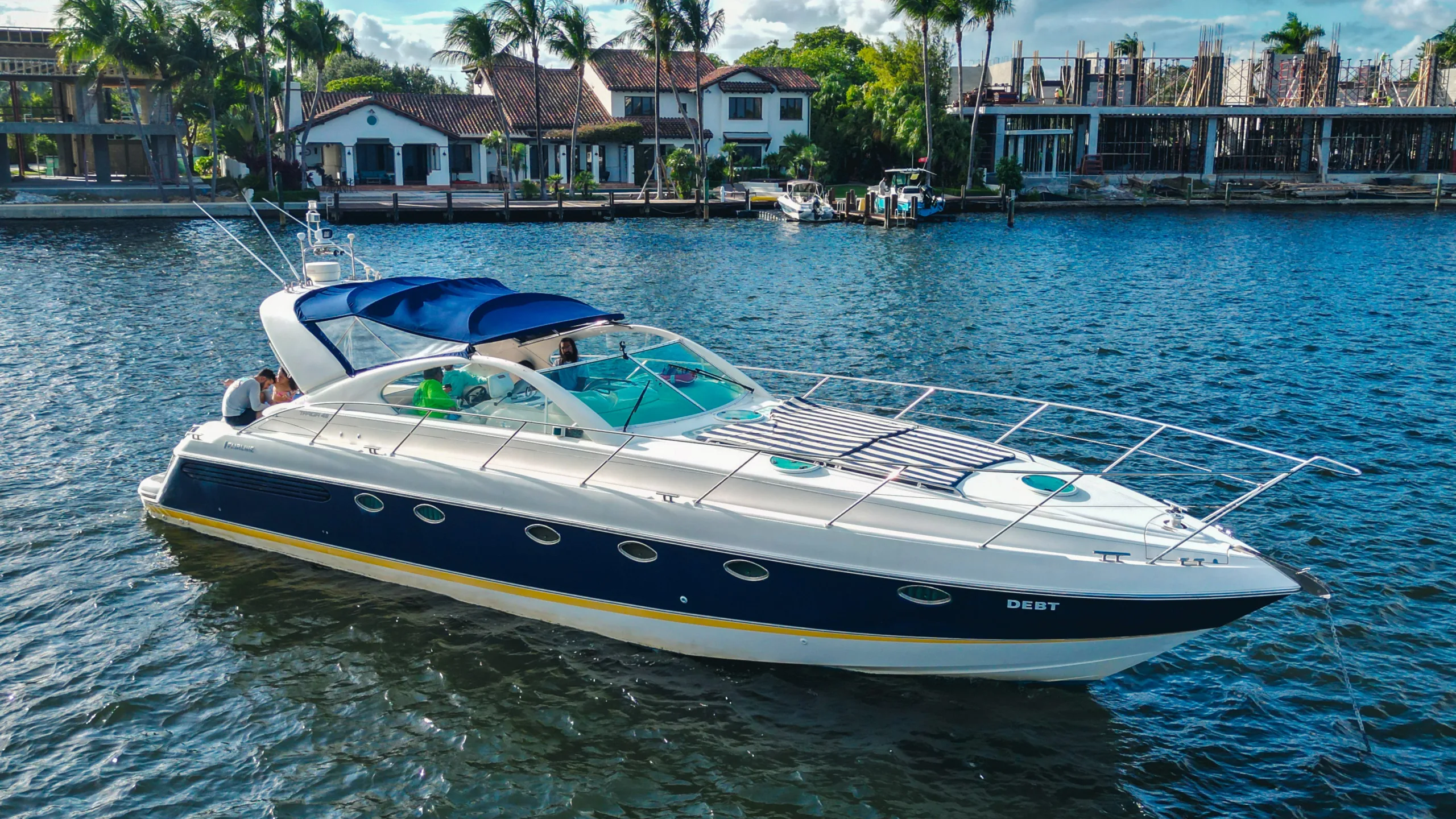 Standard yacht charter option