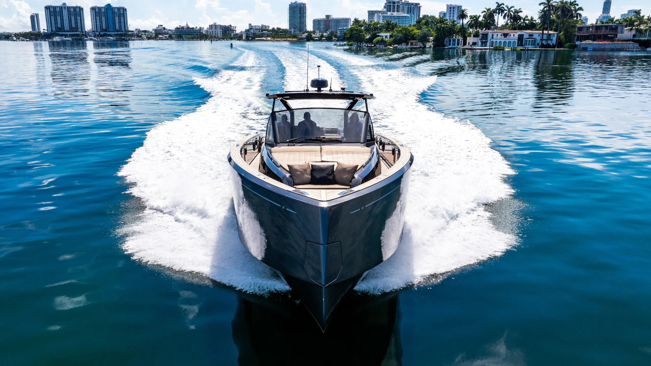 Pardo vessel view for private charters in Fort Lauderdale