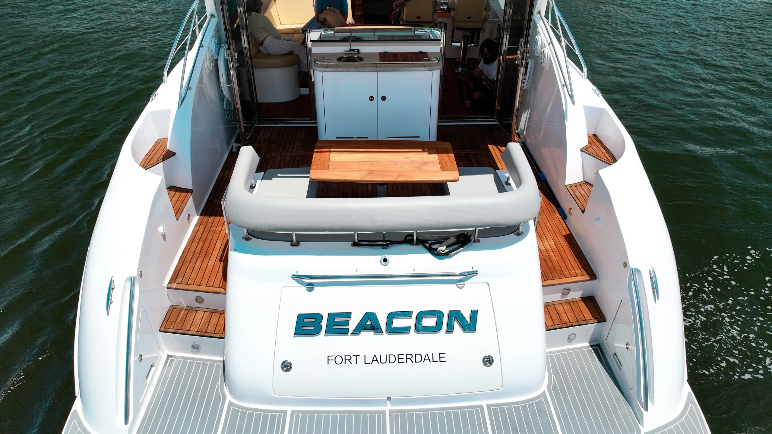 Savannah yacht features for a private Fort Lauderdale charter