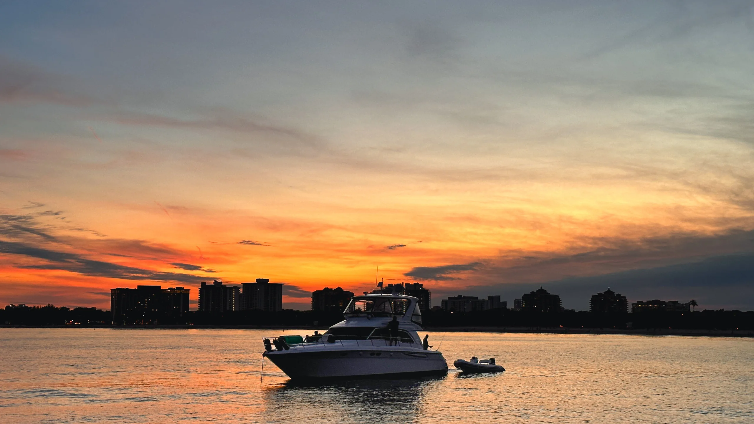 Sea Ray private yacht setting in Fort Lauderdale