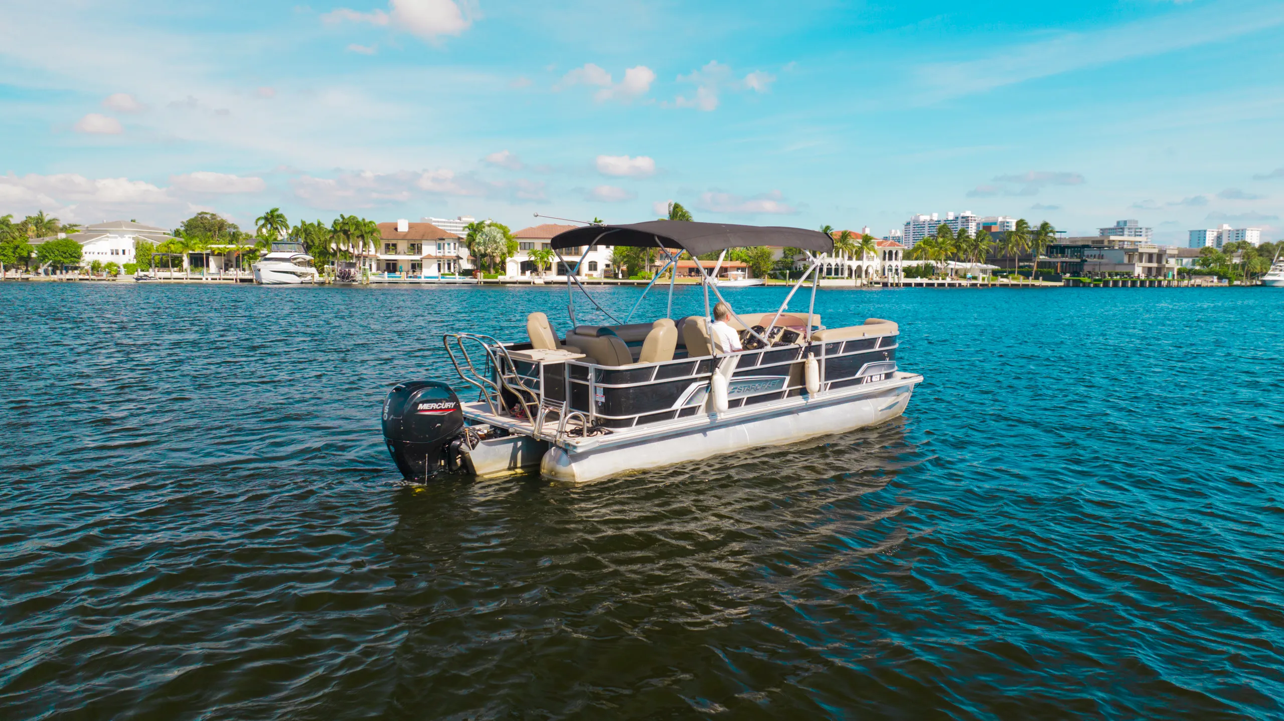 Starcraft vessel view for private charters in Fort Lauderdale