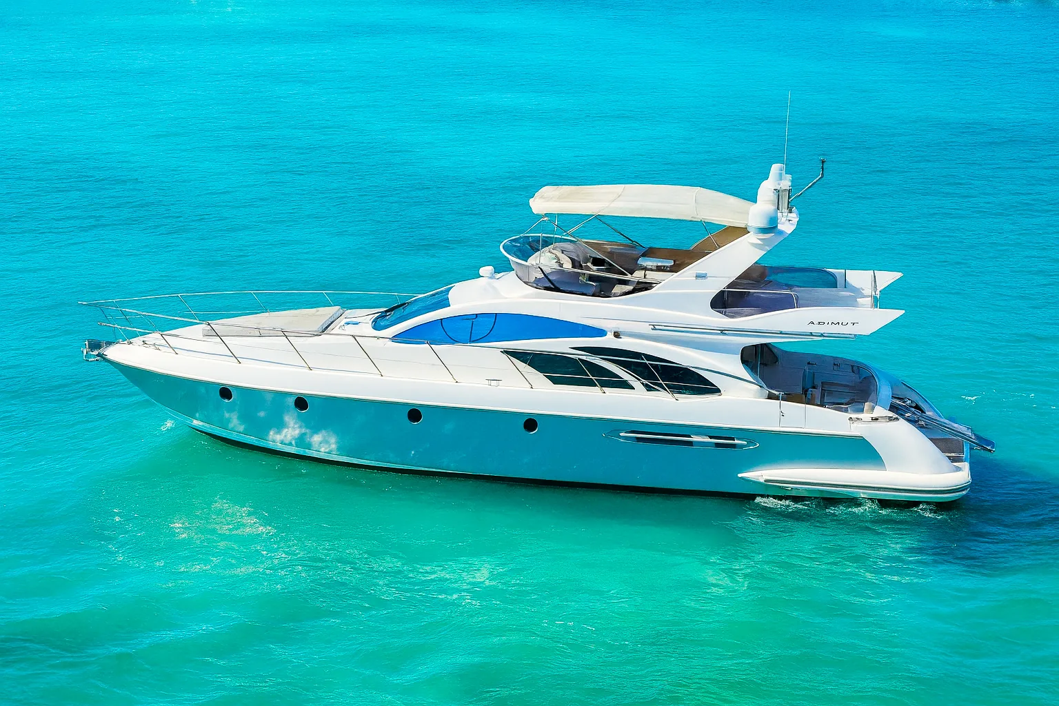 Azimut yacht rental on the Fort Lauderdale waterways