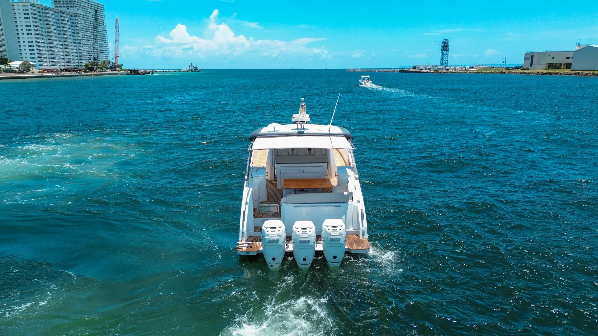 Azimut Verve aboard a private Fort Lauderdale yacht rental