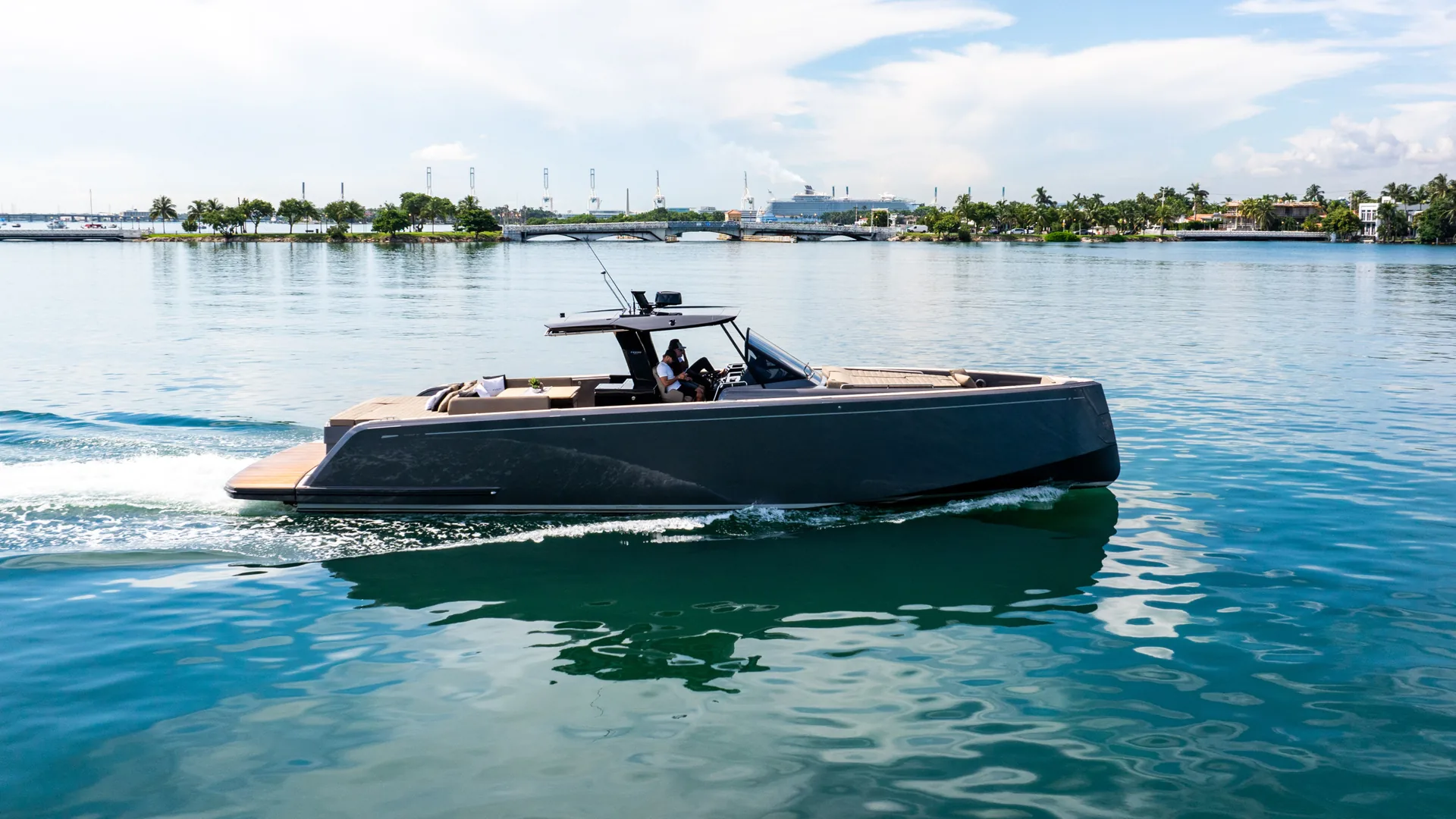 Pardo private yacht charter in Fort Lauderdale