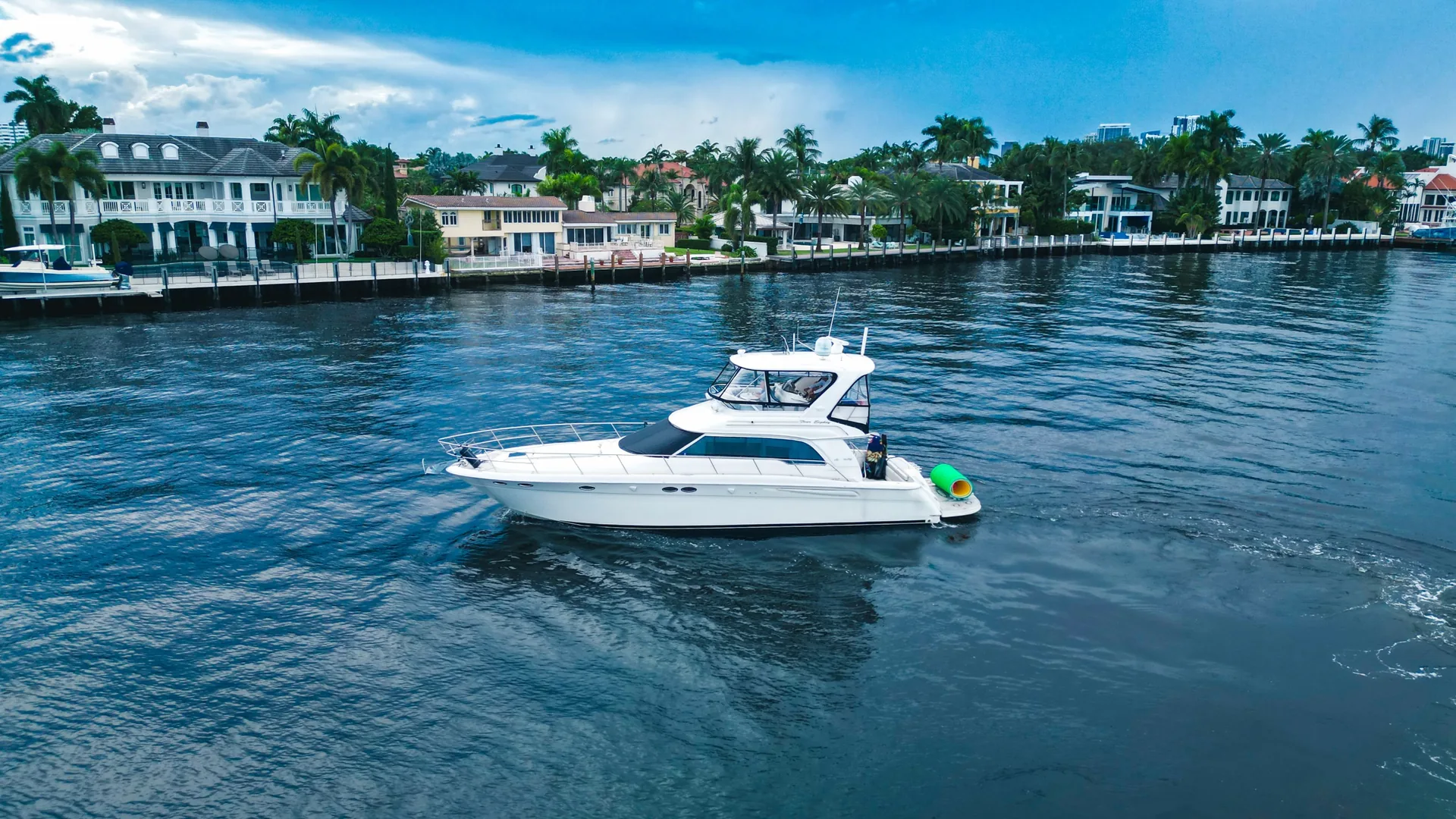 Sea Ray yacht rental on the Fort Lauderdale waterways