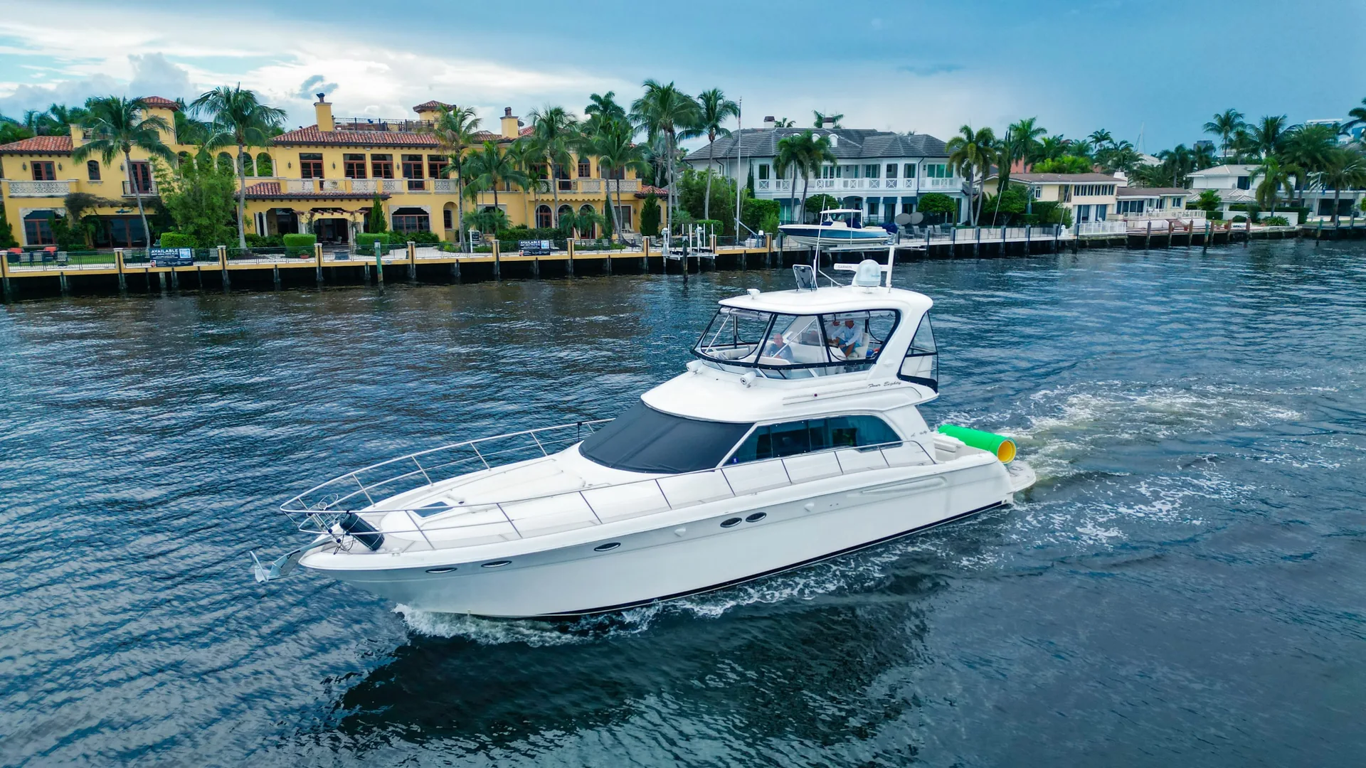 Sea Ray available for a captained Fort Lauderdale yacht charter