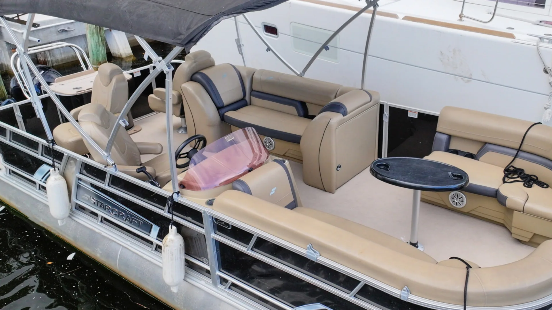 Starcraft yacht rental on the Fort Lauderdale waterways