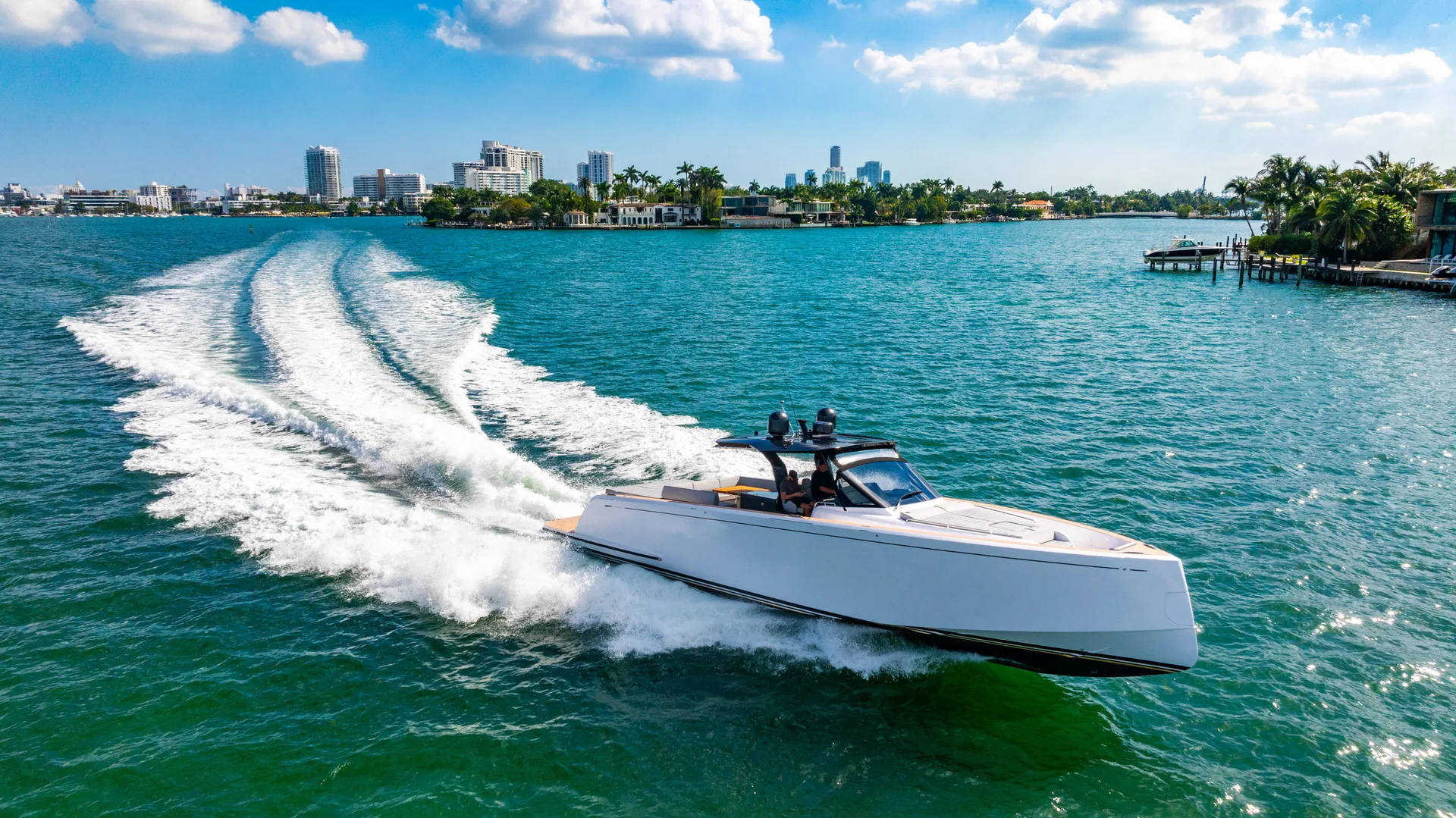 White Pardo yacht rental on the Fort Lauderdale waterways
