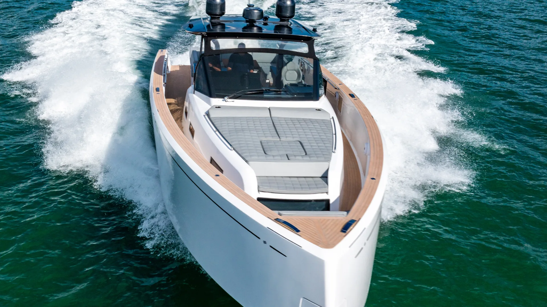 White Pardo aboard a private Fort Lauderdale yacht rental