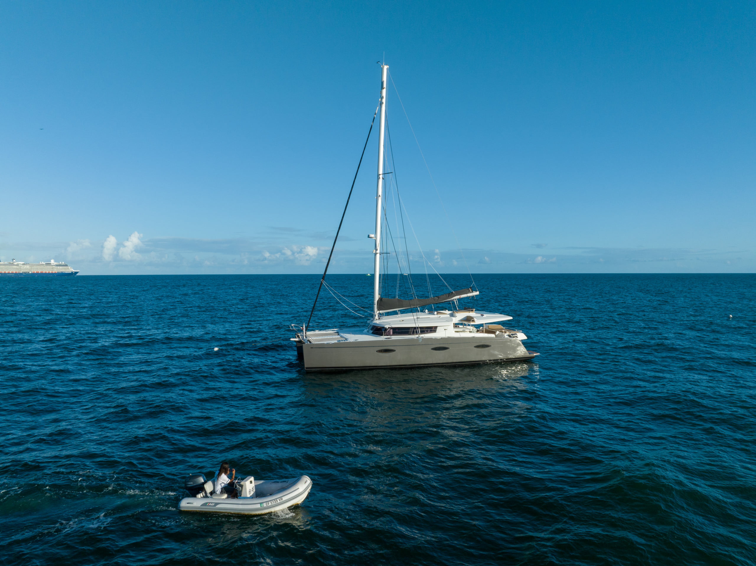 catamaran charter miami to bahamas