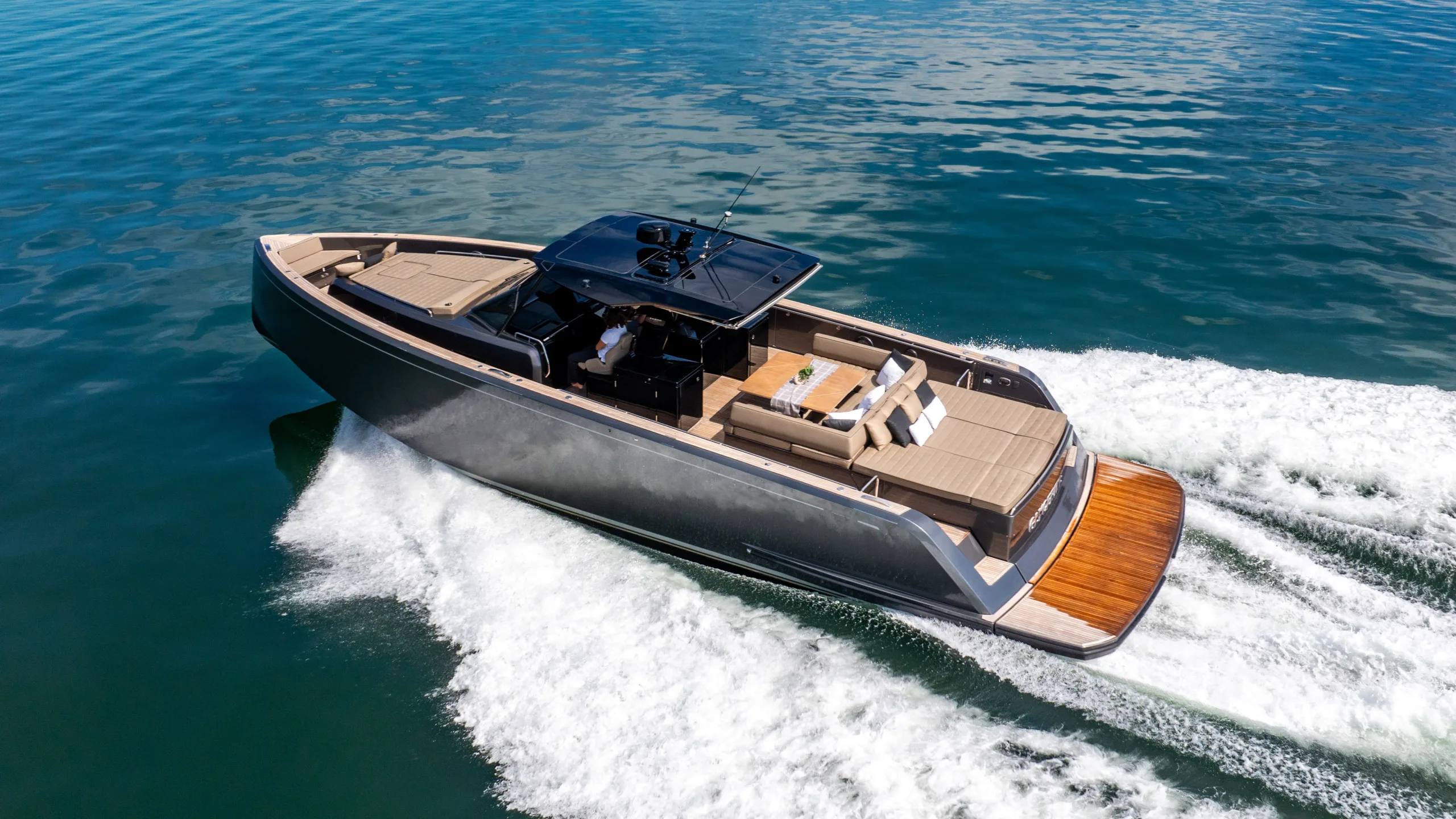 flamingoyachtcharters
