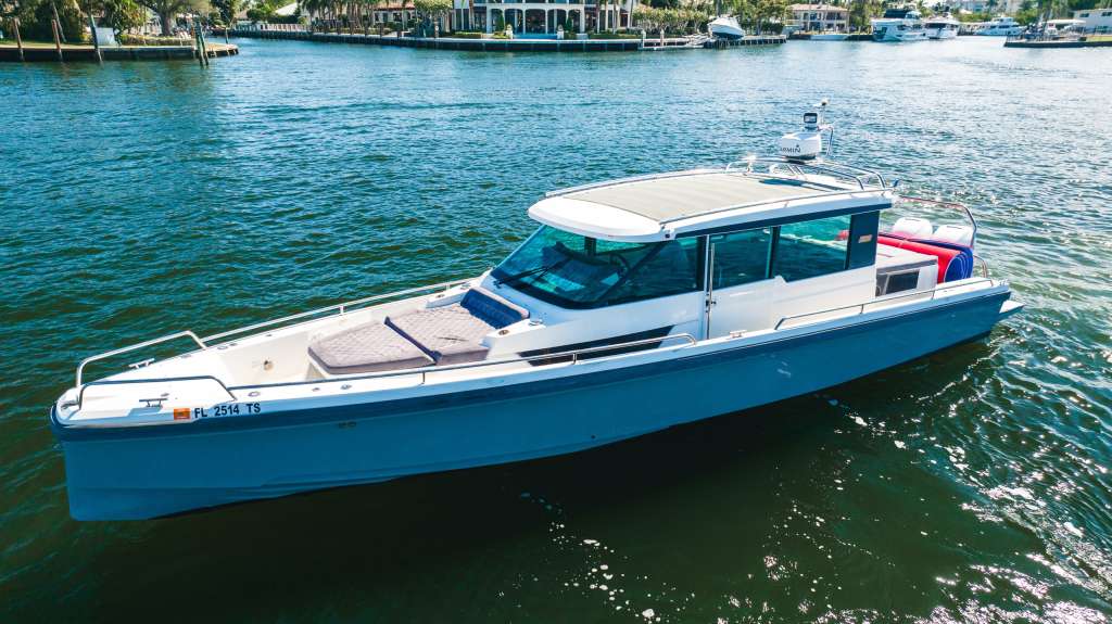 flamingoyachtcharters