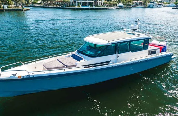 flamingoyachtcharters