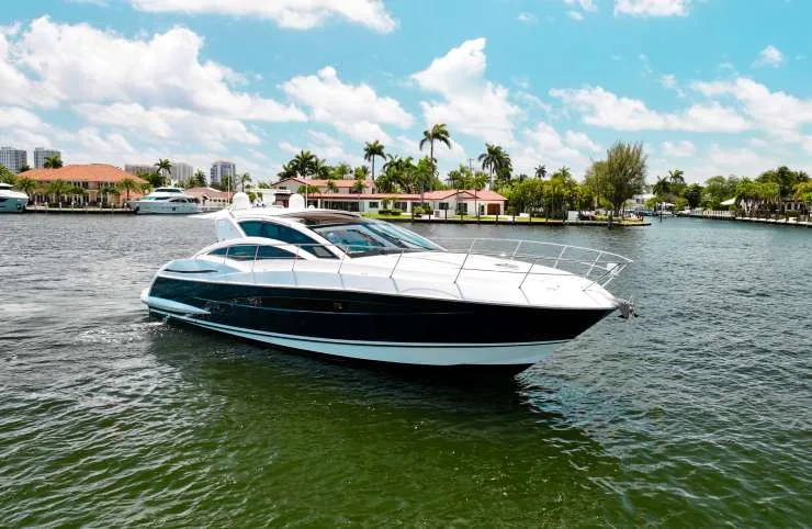 flamingoyachtcharters