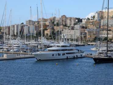 Set Sail in Style: Discover the Best Super Yachts for Charter