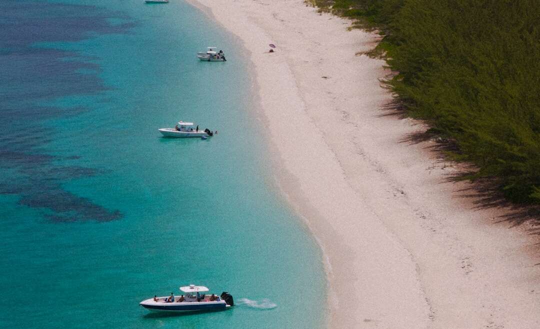 boat rentals bahamas